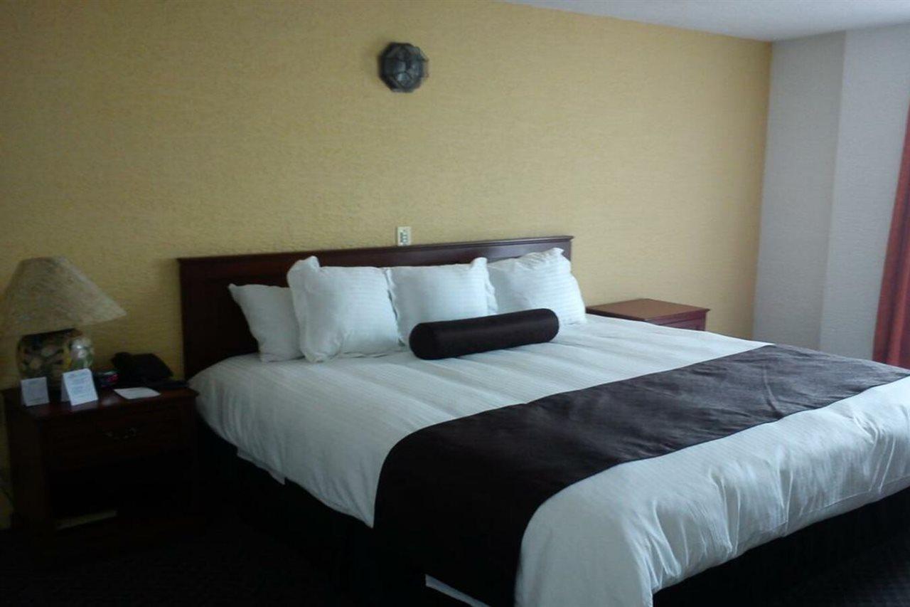 Howard Johnson By Wyndham Morelia Calle Real Extérieur photo