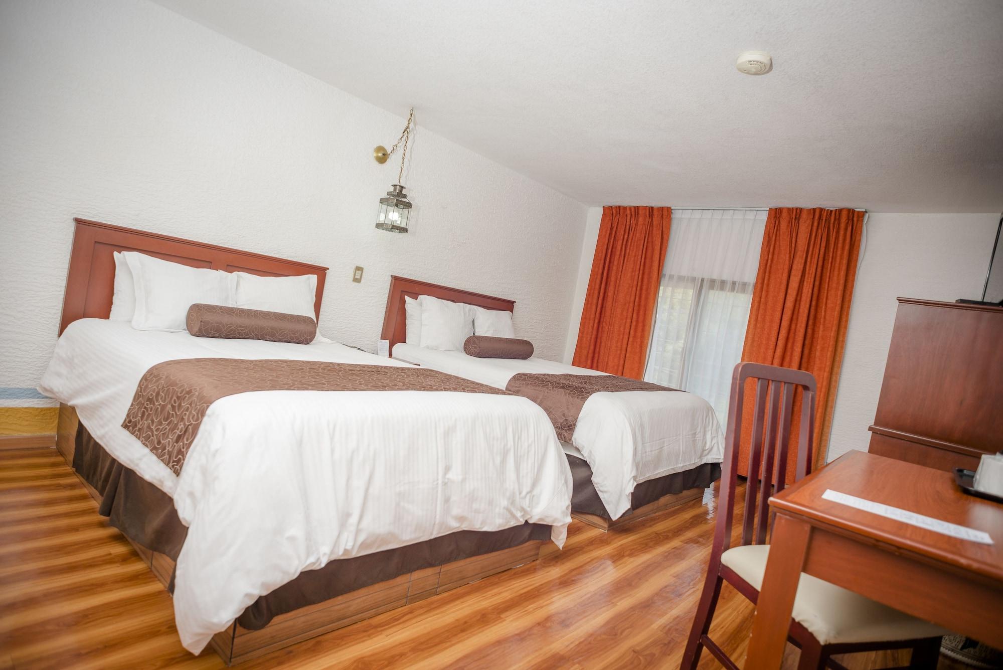 Howard Johnson By Wyndham Morelia Calle Real Extérieur photo