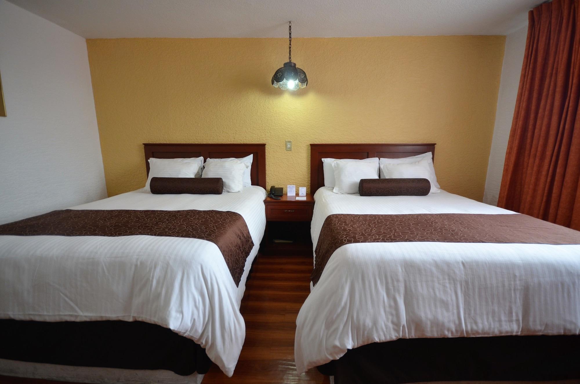 Howard Johnson By Wyndham Morelia Calle Real Extérieur photo