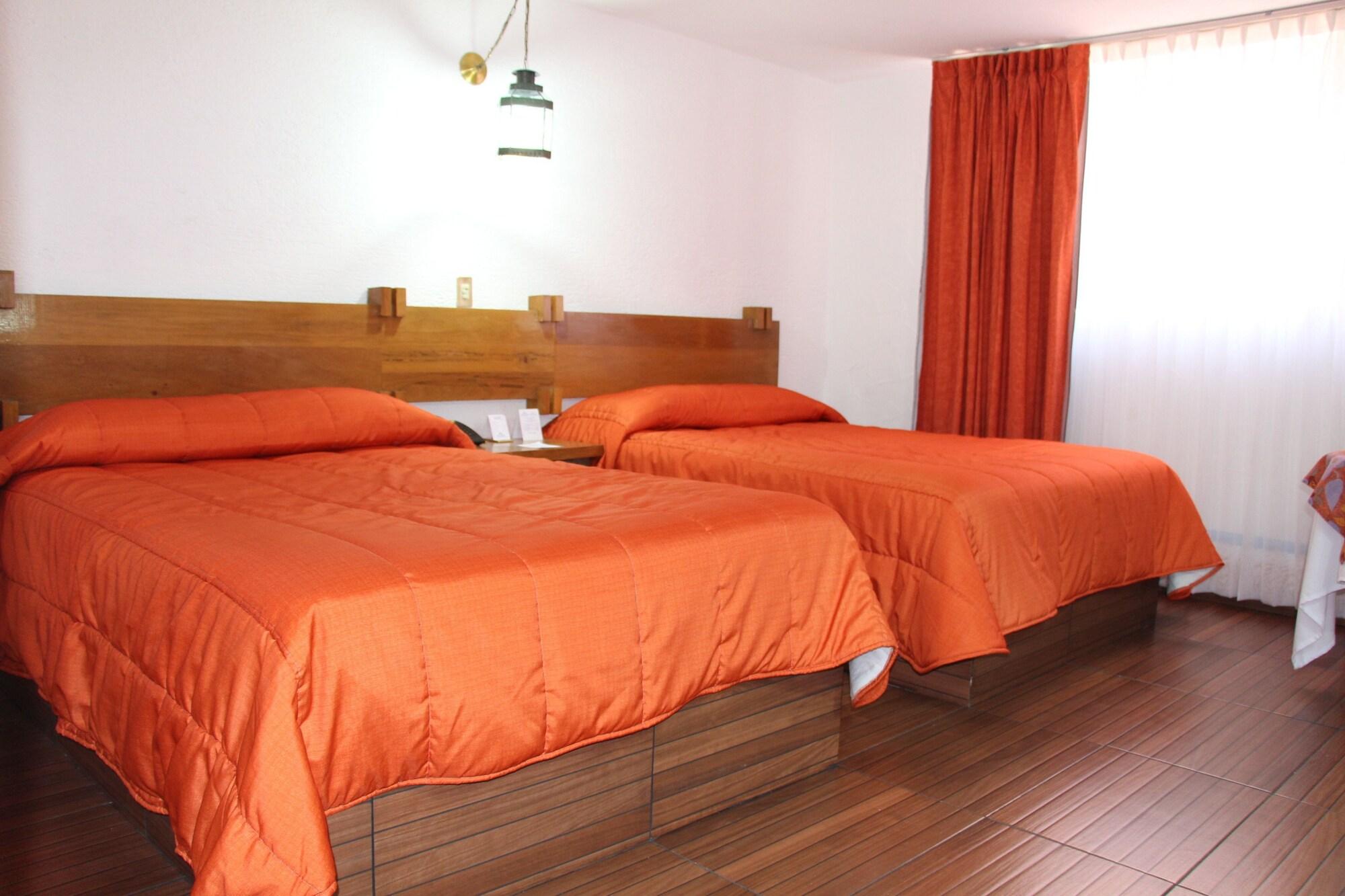 Howard Johnson By Wyndham Morelia Calle Real Extérieur photo