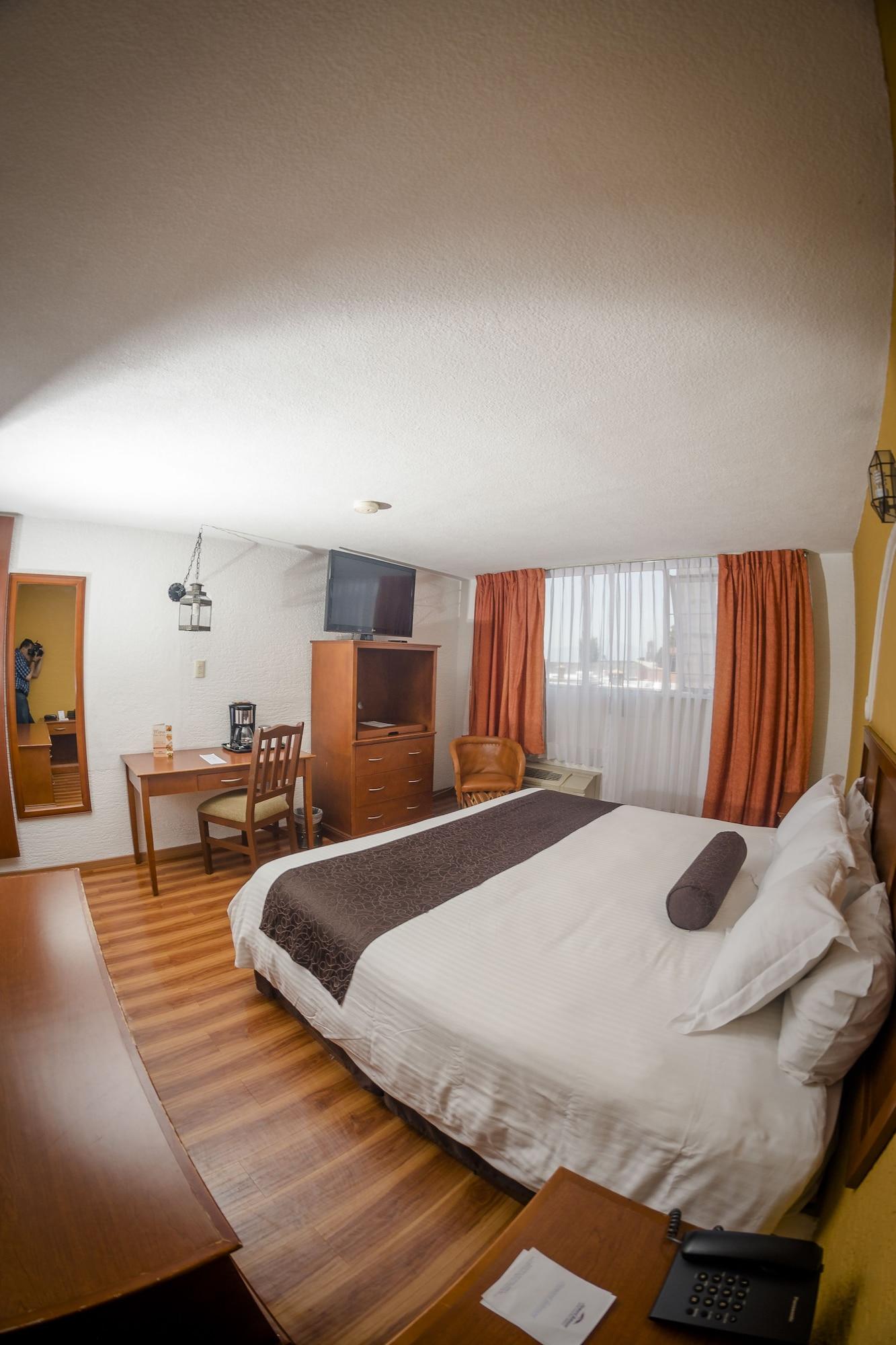 Howard Johnson By Wyndham Morelia Calle Real Extérieur photo