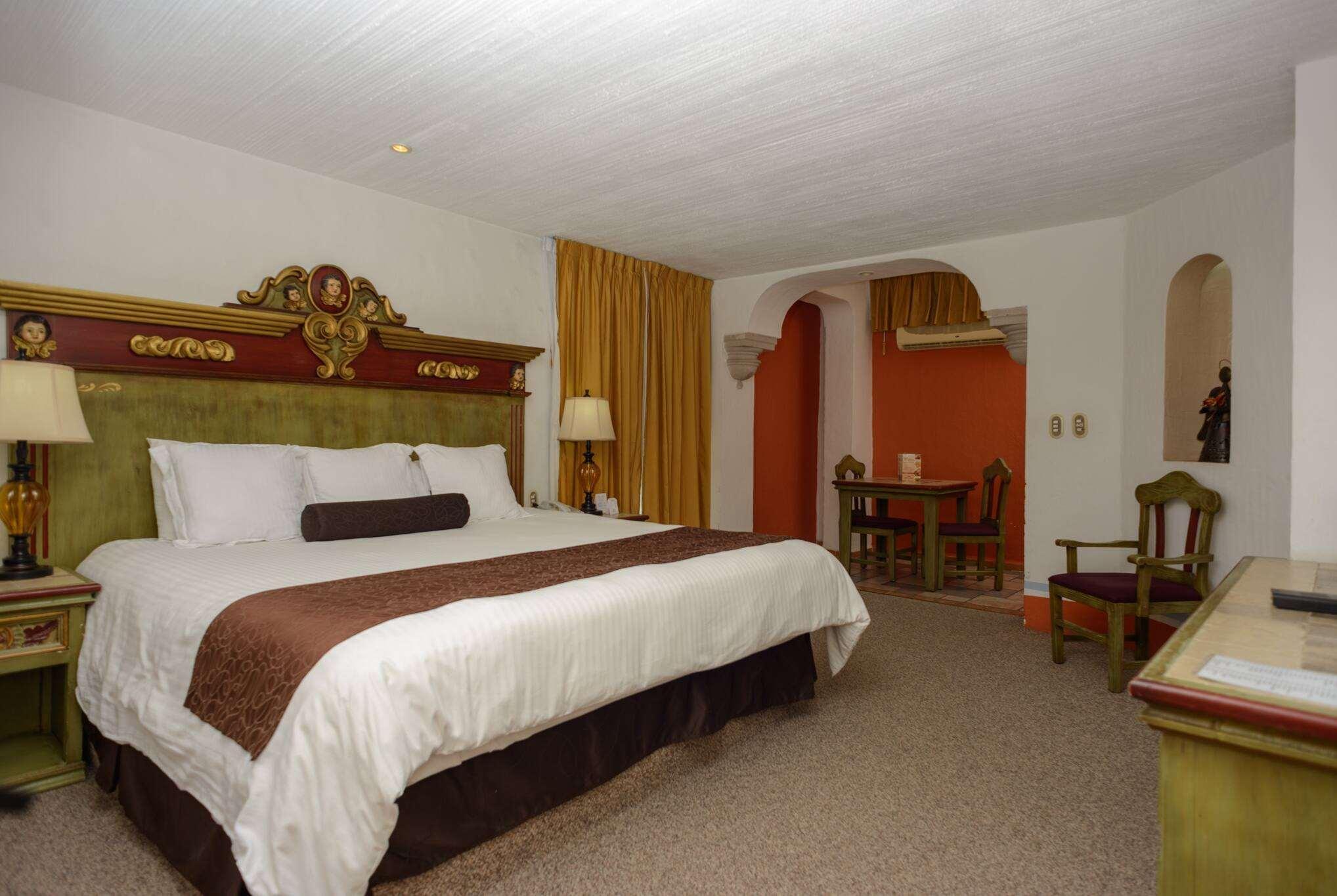 Howard Johnson By Wyndham Morelia Calle Real Extérieur photo