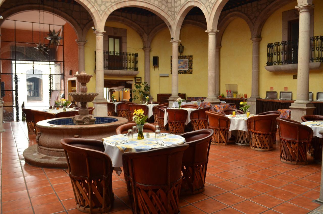 Howard Johnson By Wyndham Morelia Calle Real Extérieur photo