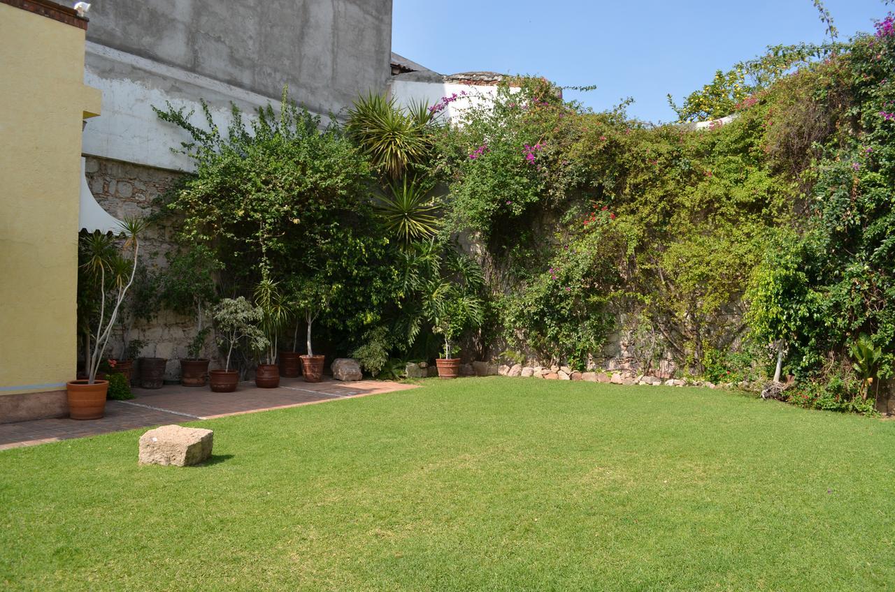 Howard Johnson By Wyndham Morelia Calle Real Extérieur photo