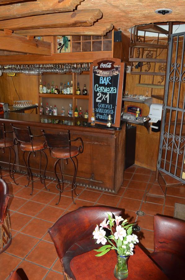 Howard Johnson By Wyndham Morelia Calle Real Extérieur photo
